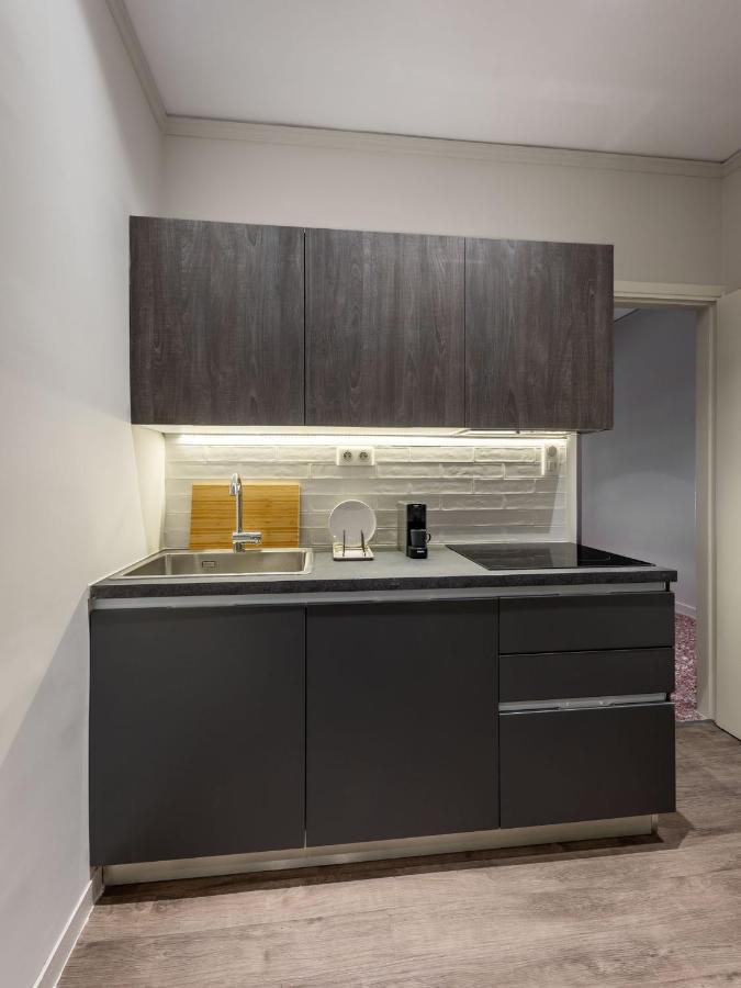 The Beehive Apartments Atene Esterno foto